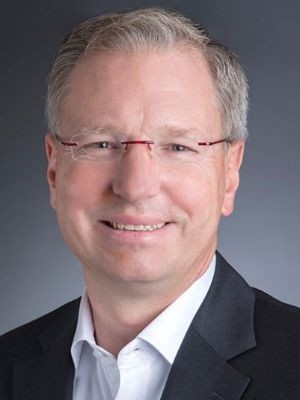 Gerald Hahn, Sekretär